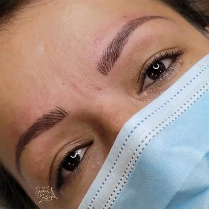Consecuencias y corrección de un microblading mal hecho